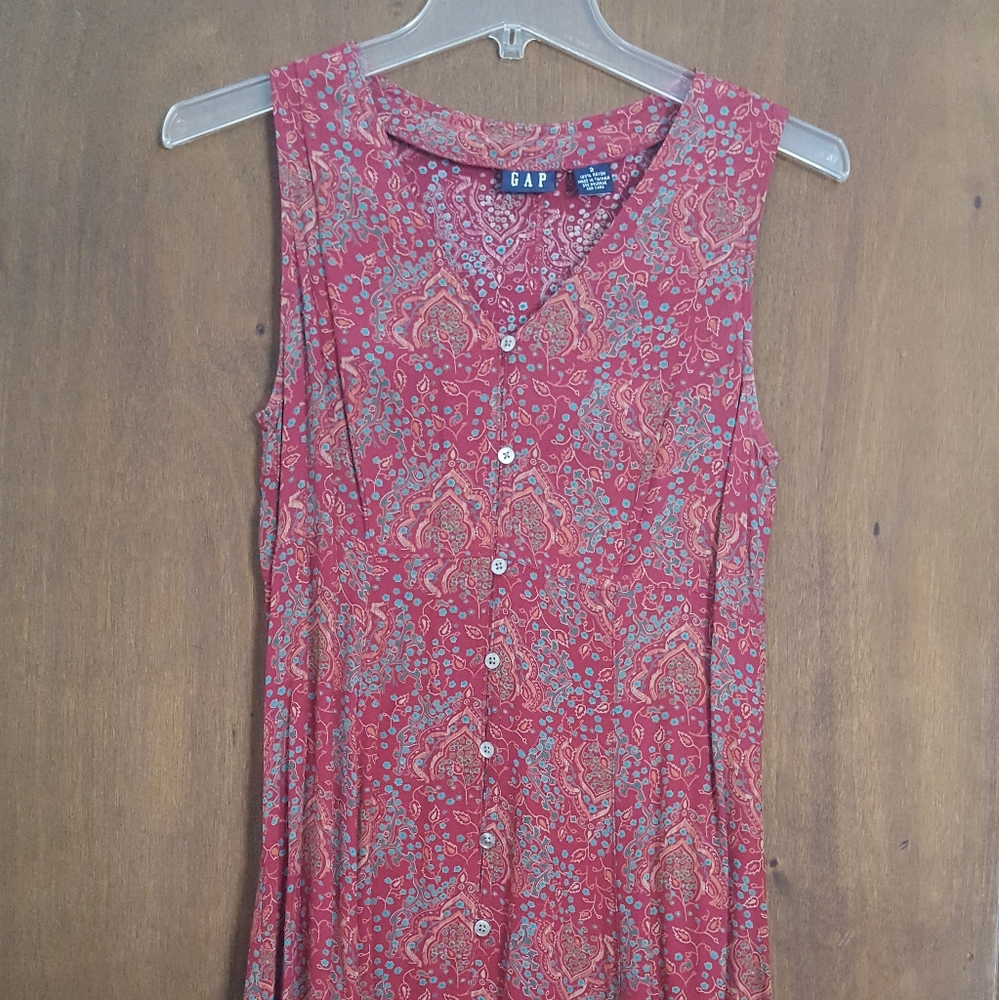 Sleeveless dress